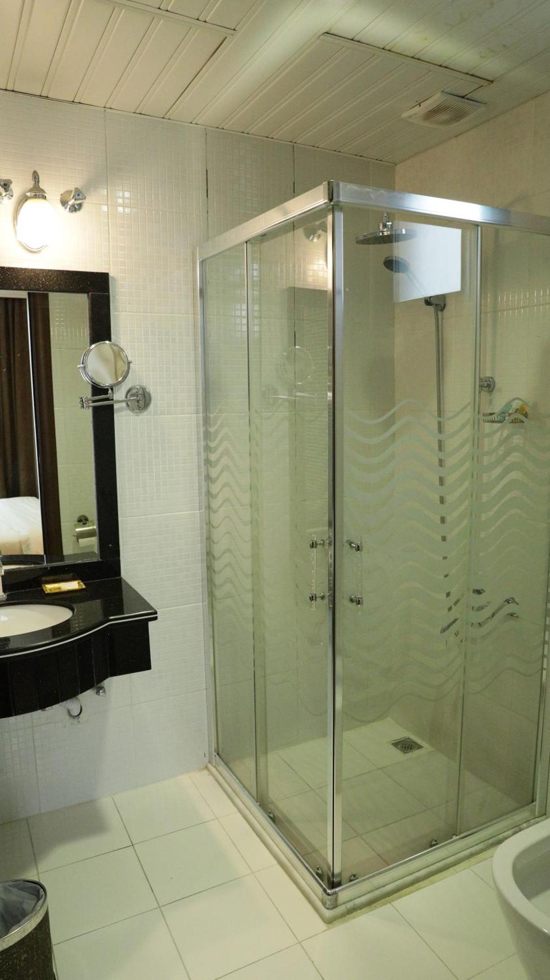 Laguna Hotel Suites Kuwait City Esterno foto