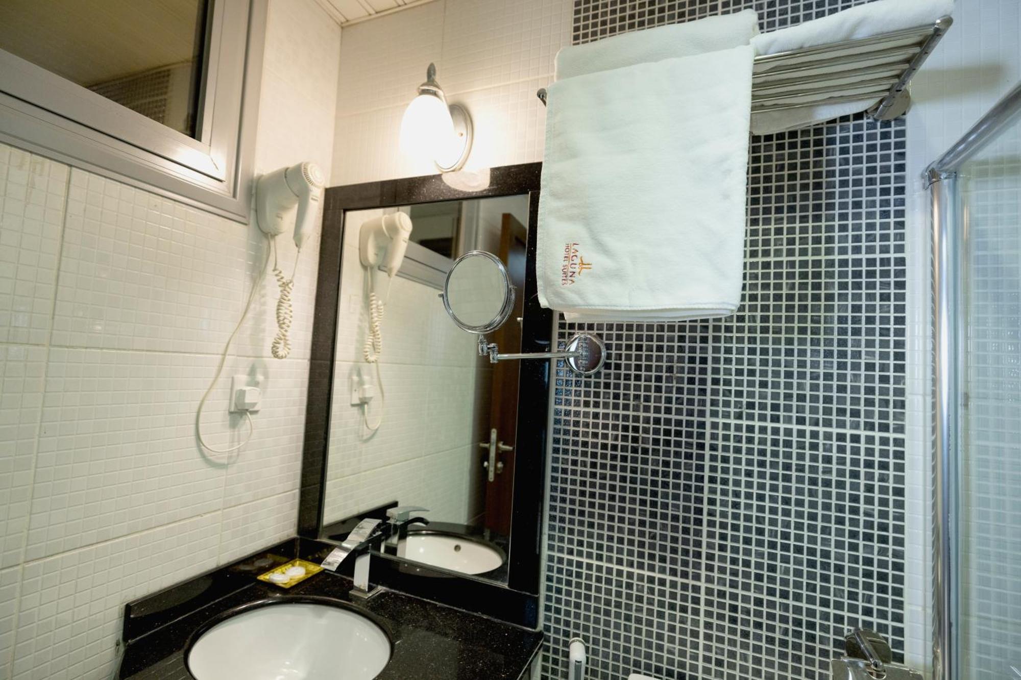 Laguna Hotel Suites Kuwait City Esterno foto