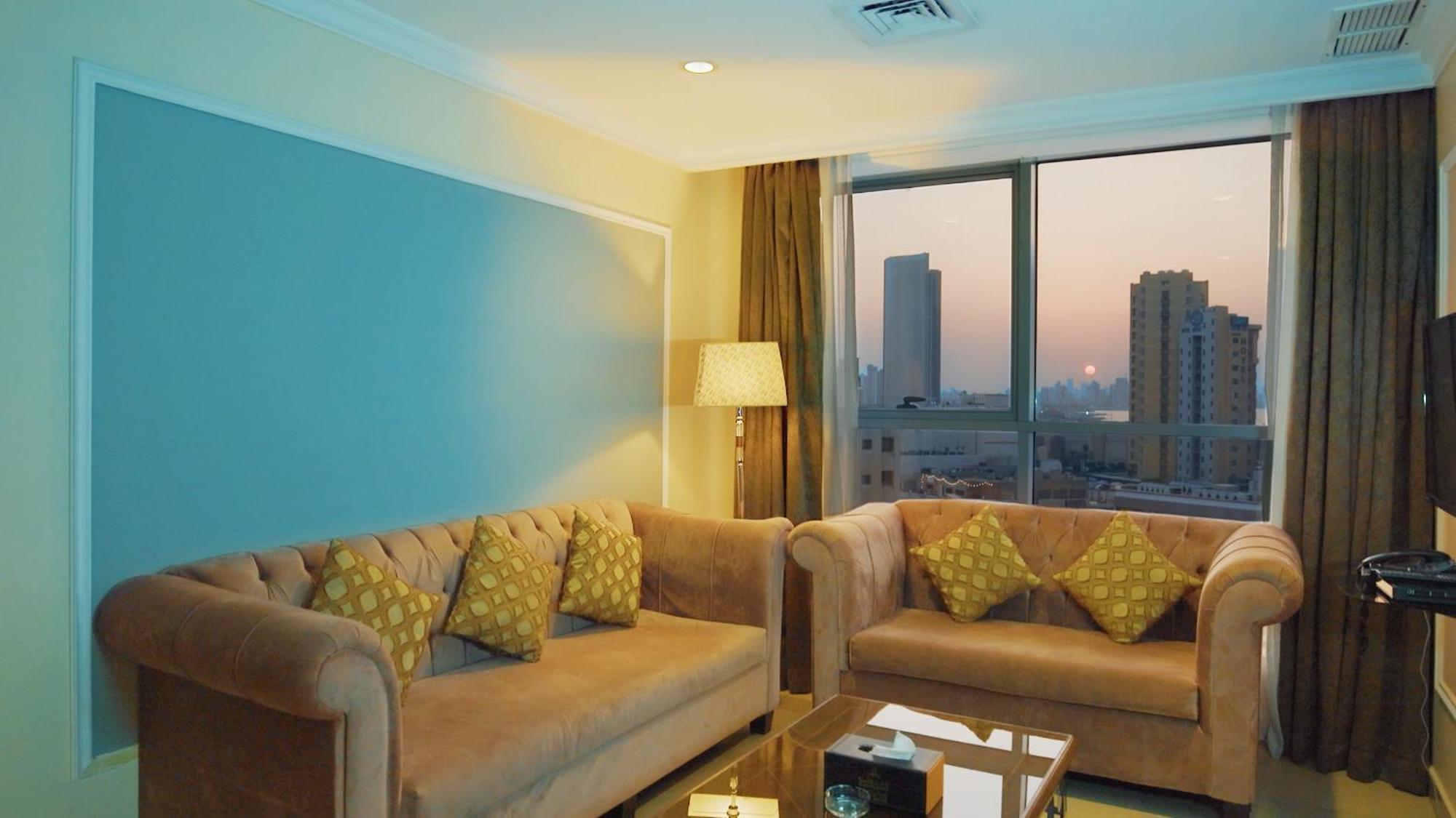 Laguna Hotel Suites Kuwait City Esterno foto